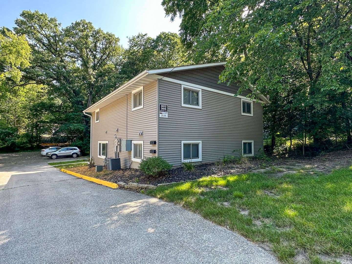 Ames House: 3012 Oakland St