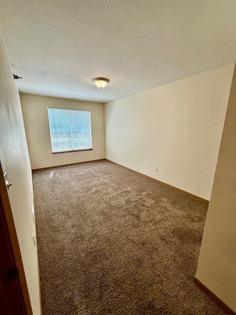 Ames Apartment: 221 Crystal St