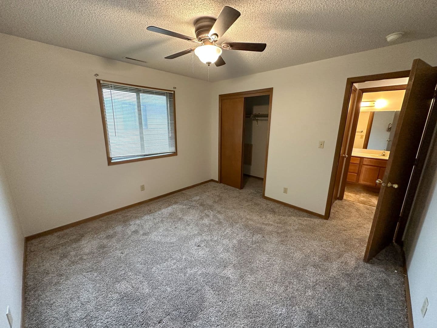 Ames Apartment: 1225 Delaware Ave