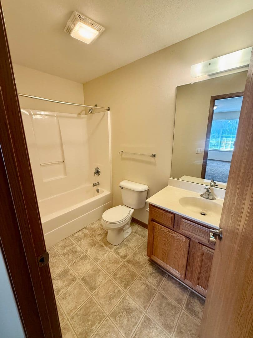 Ames Apartment: 219 Crystal St