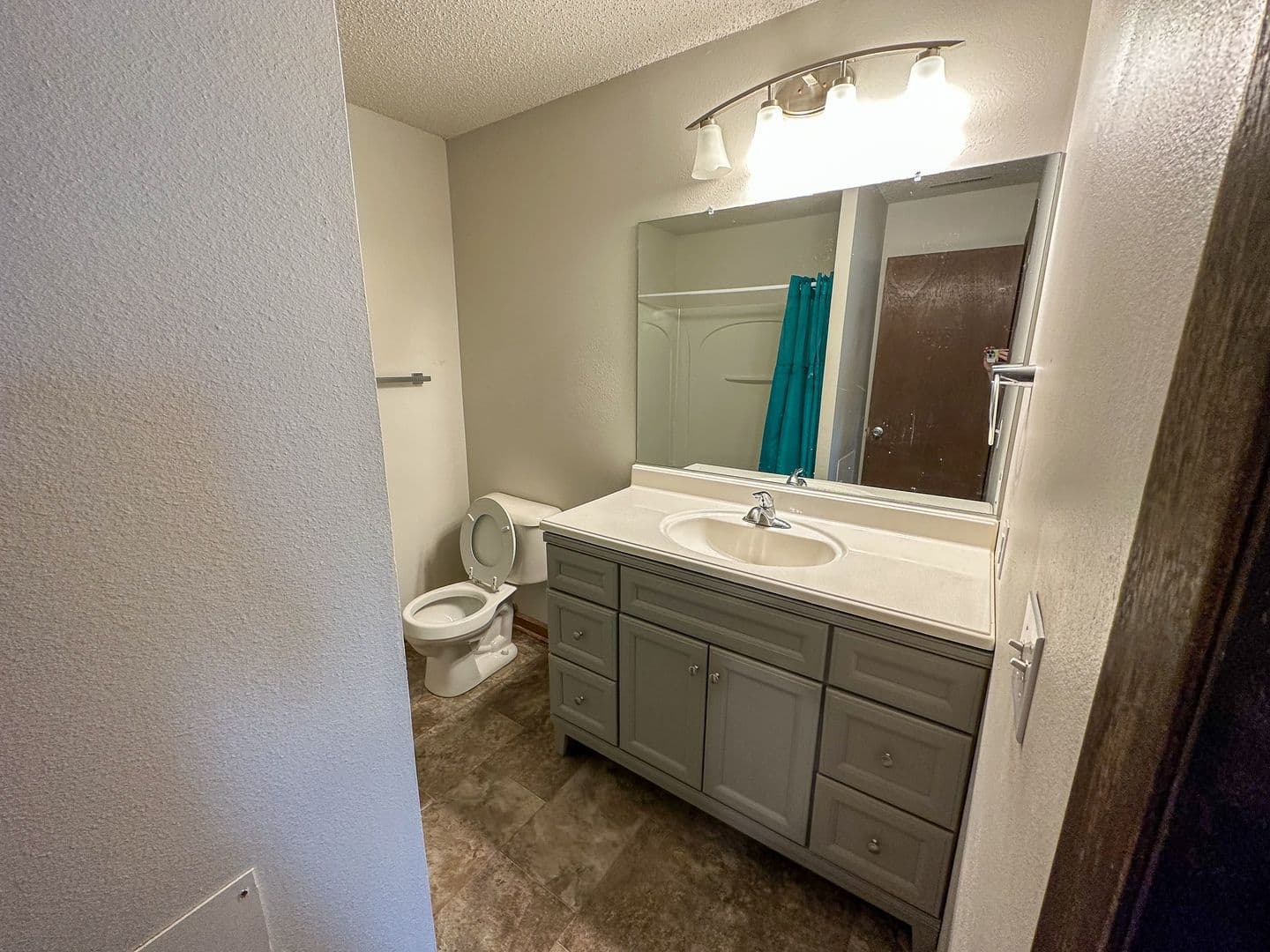 Ames Apartment: 4518 Hutchison St