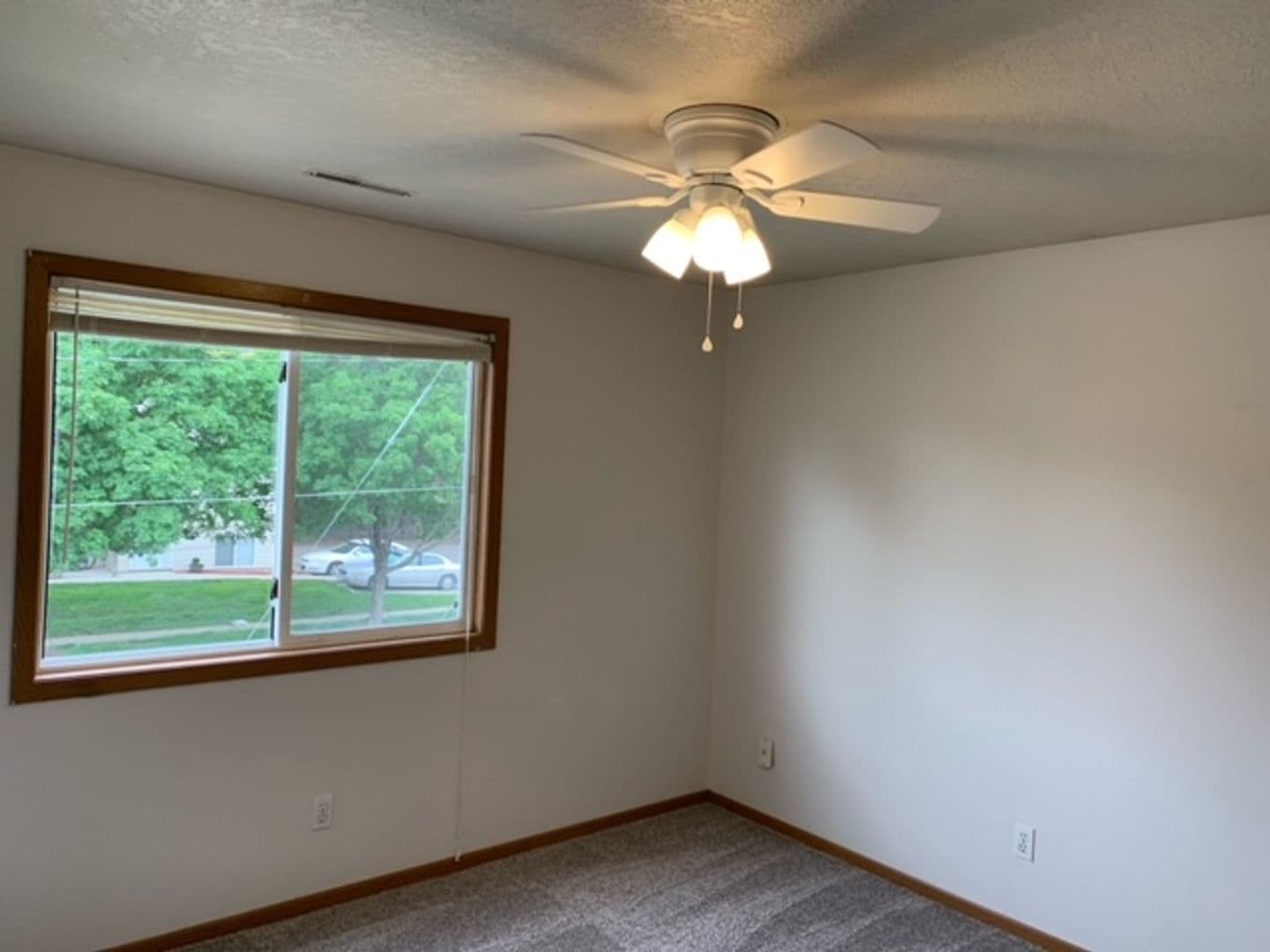 Ames Apartment: 428 S 4th St
