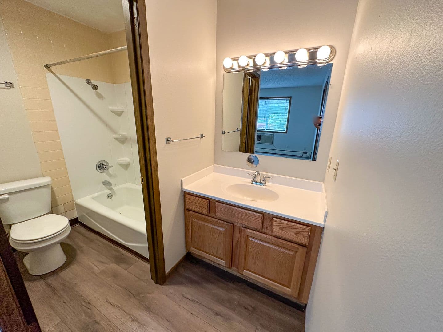 Ames Apartment: 321 Stanton Ave