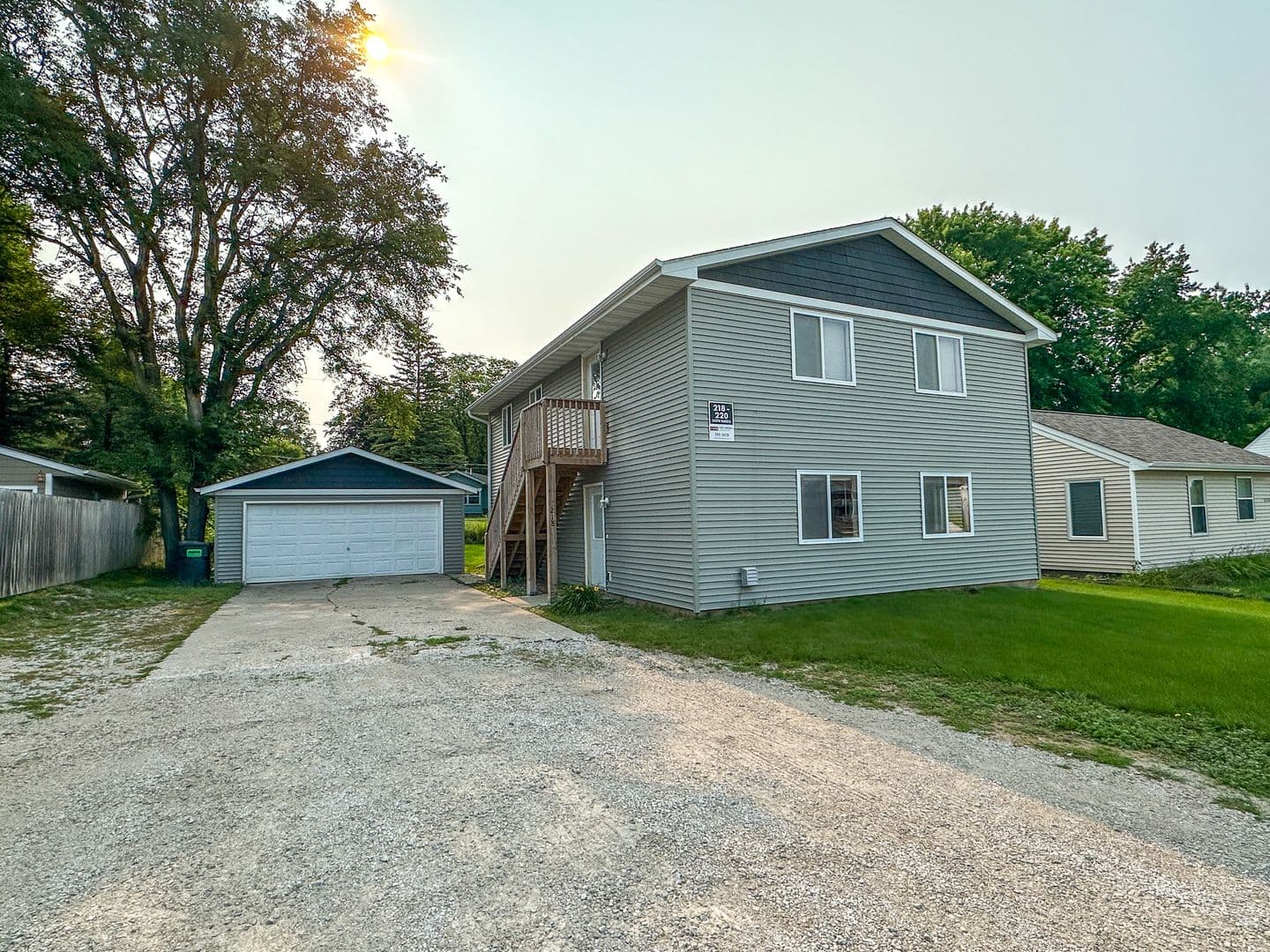 Ames Apartment: 218 S Dakota Ave