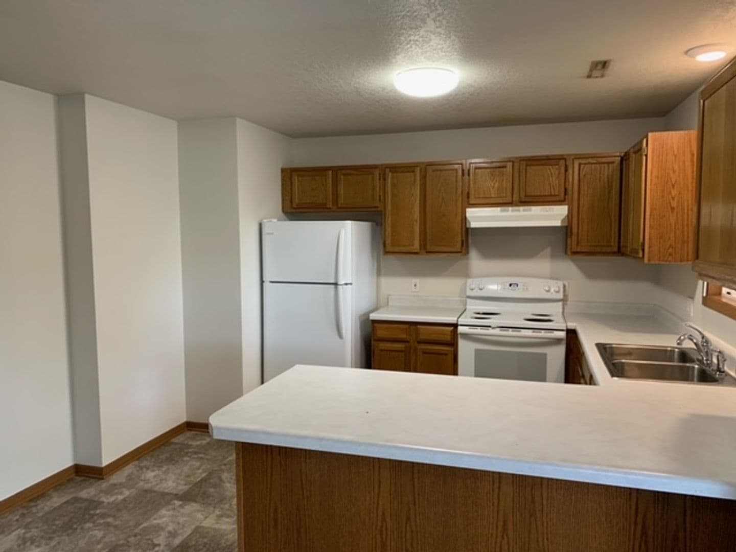 Ames Apartment: 428 S 4th St