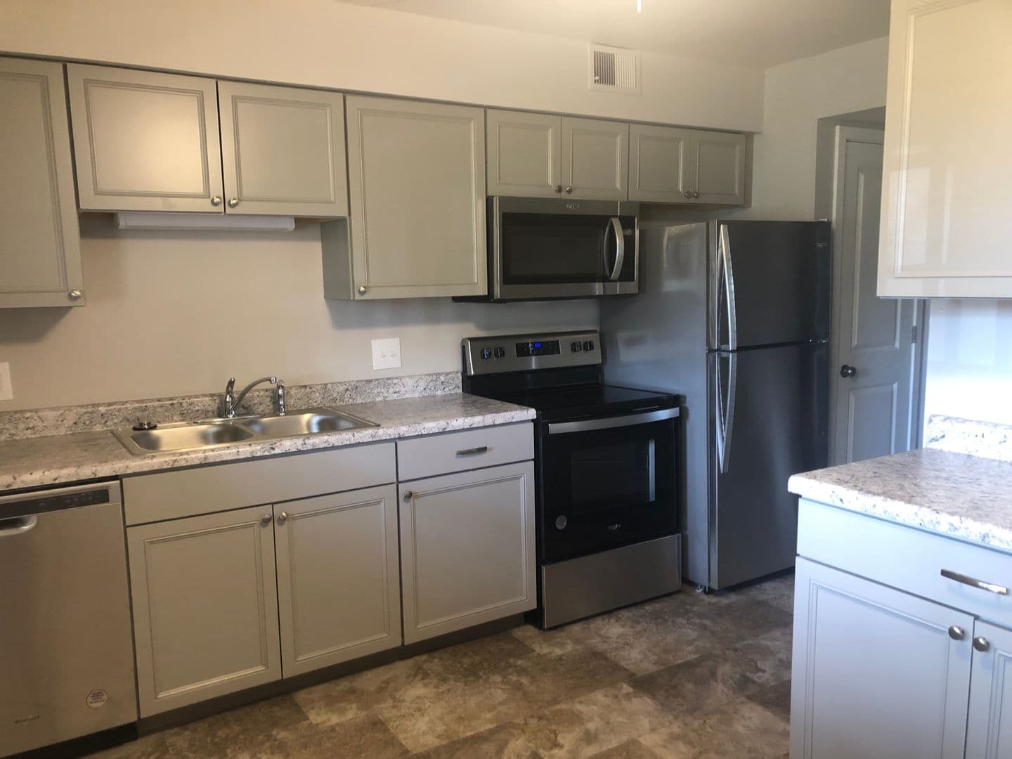 Ames Apartment: 1108 S. 4th St