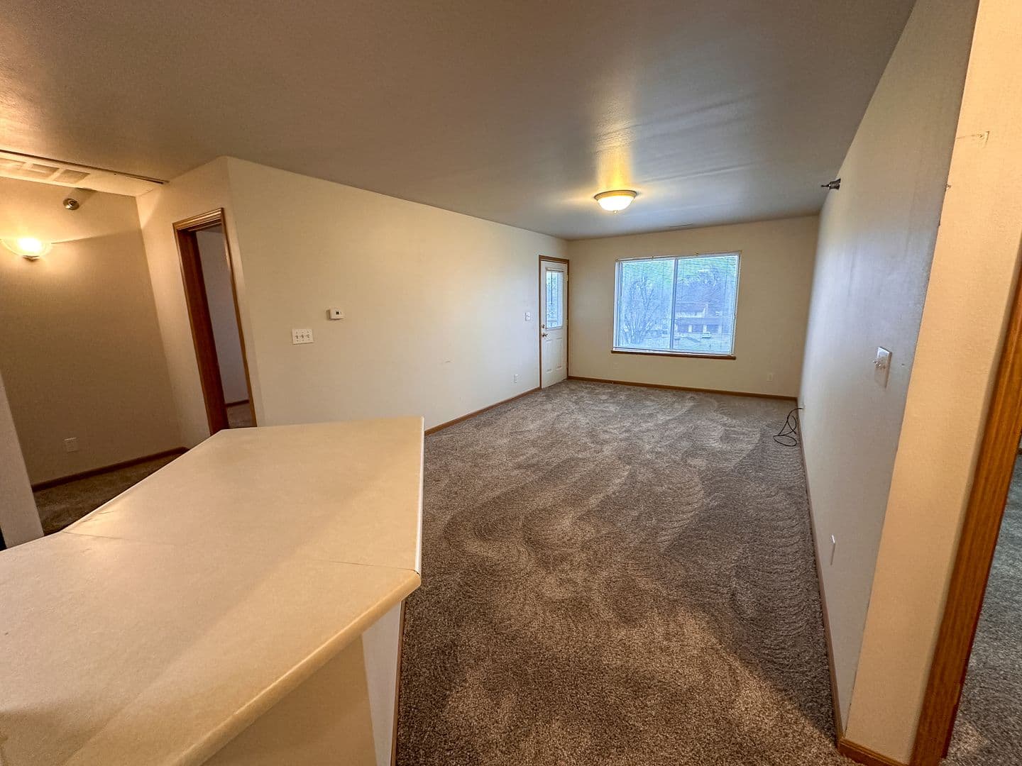 Ames Apartment: 1401 N Dakota Ave