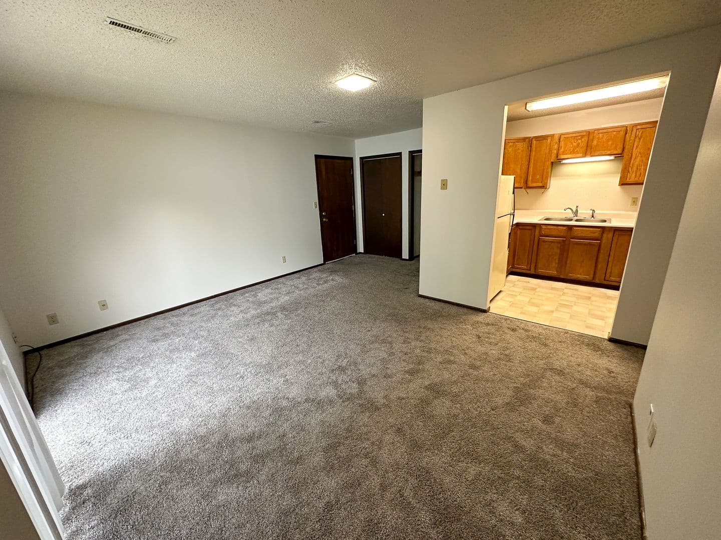 Ames Apartment: 121 Howard Ave