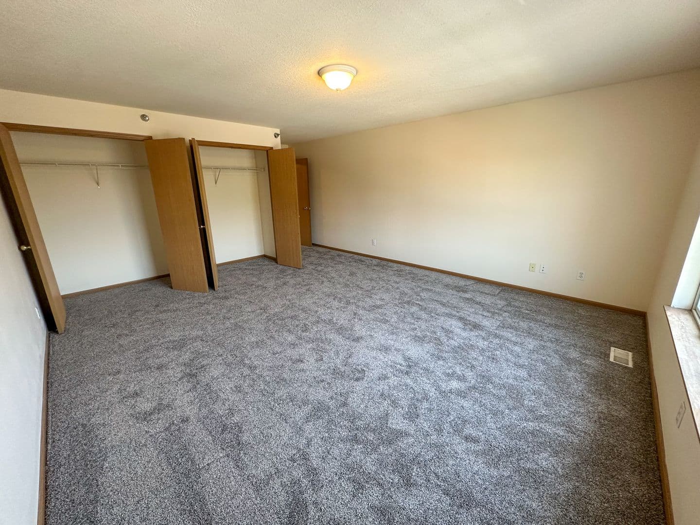Ames Apartment: 121 Beach Ave