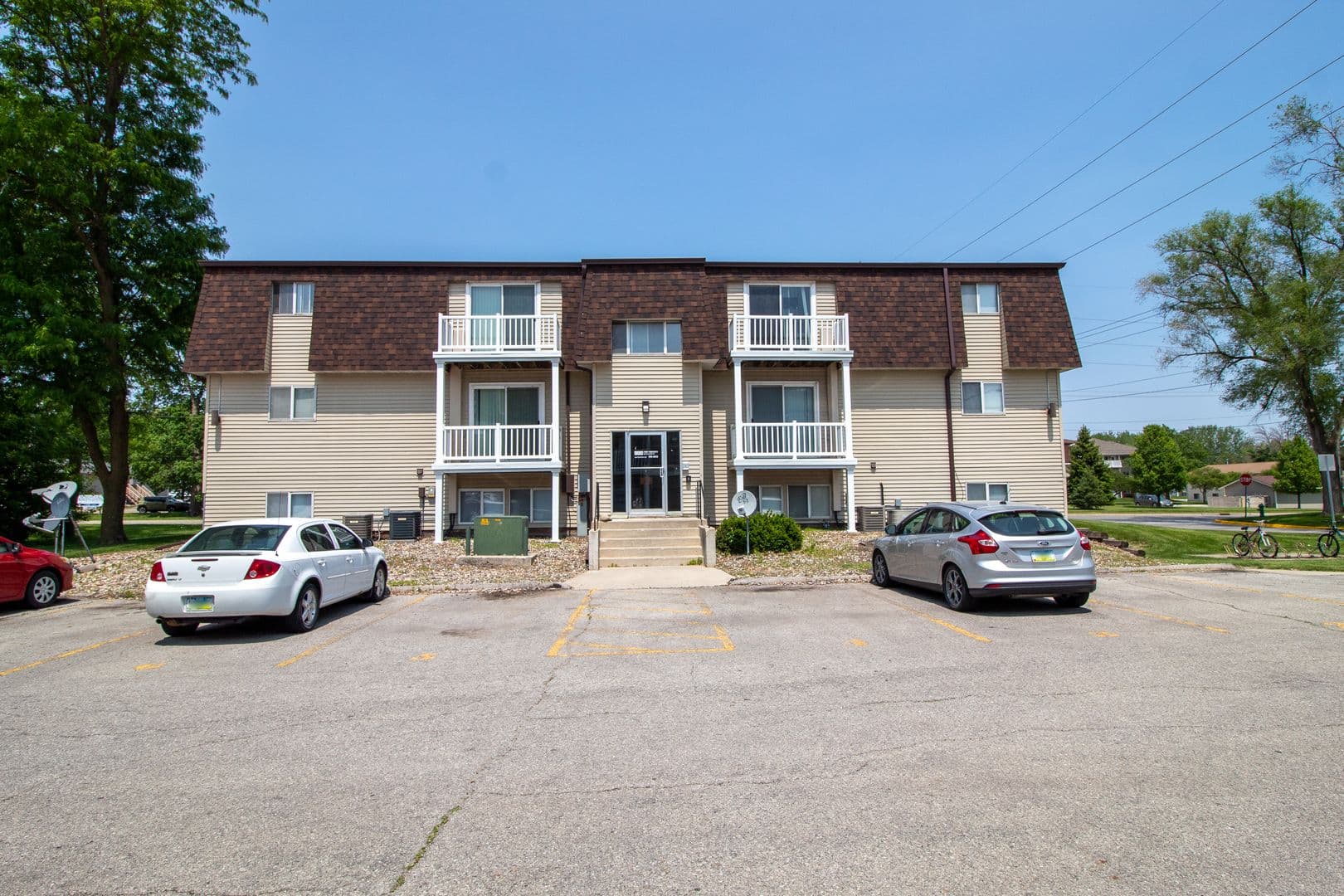 Ames Apartment: 4606 Ontario St