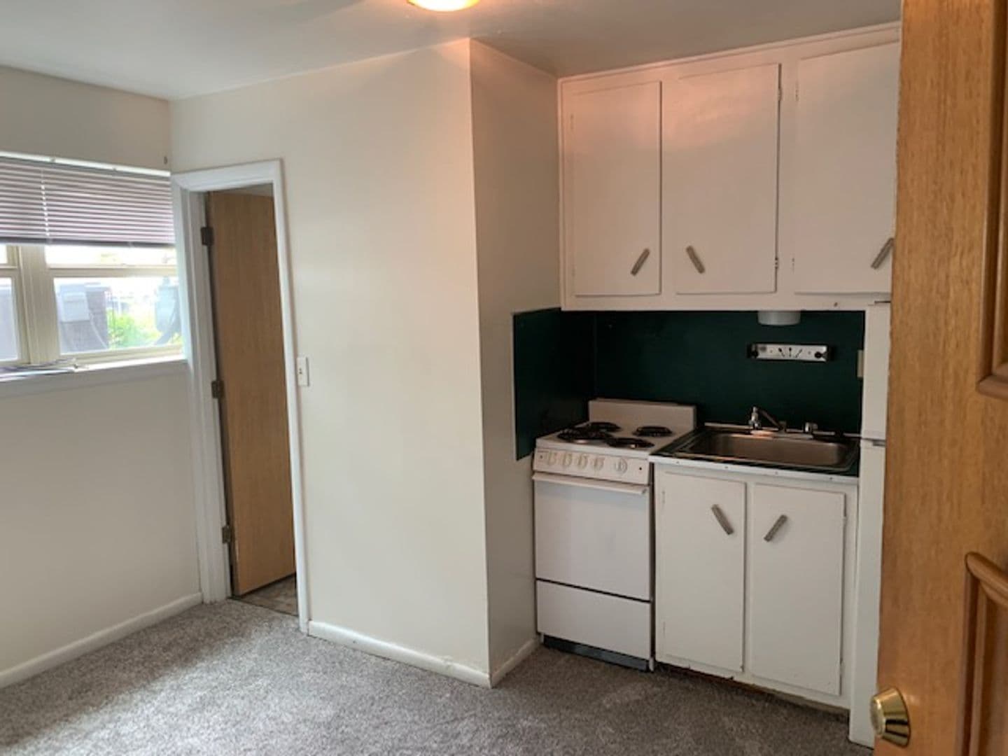 Ames Apartment: 1108 S. 4th St