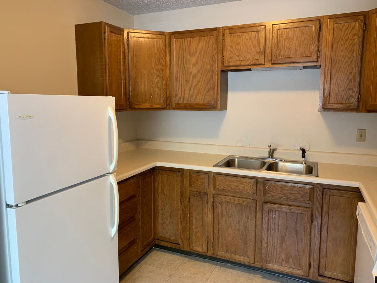 Ames Apartment: 121 Howard Ave