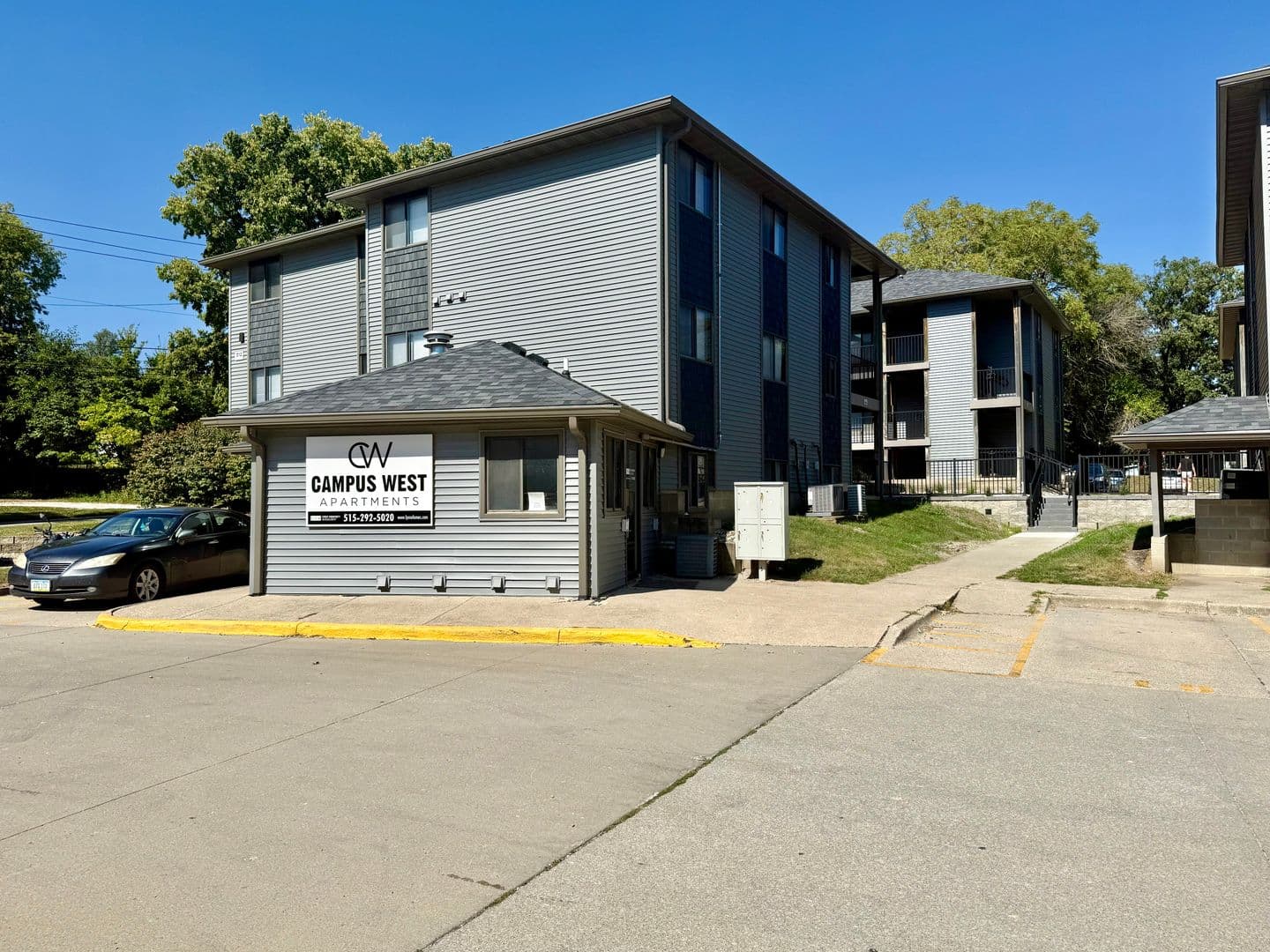 Ames Apartment: 312 Hillcrest Ave