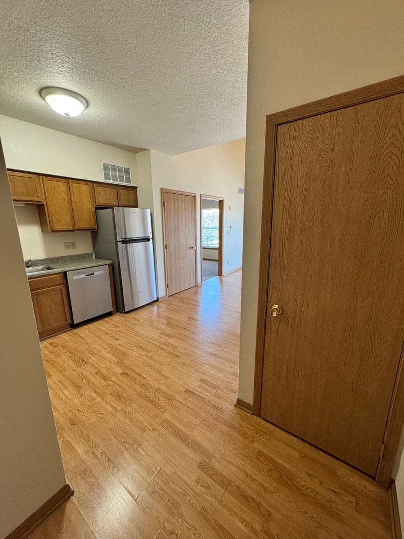 Ames Apartment: 210 Gray Ave
