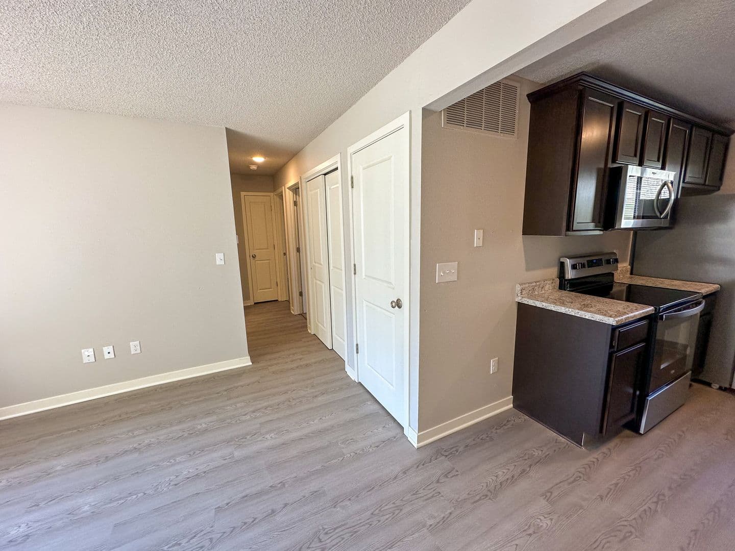 Ames Apartment: 312 Hillcrest Ave