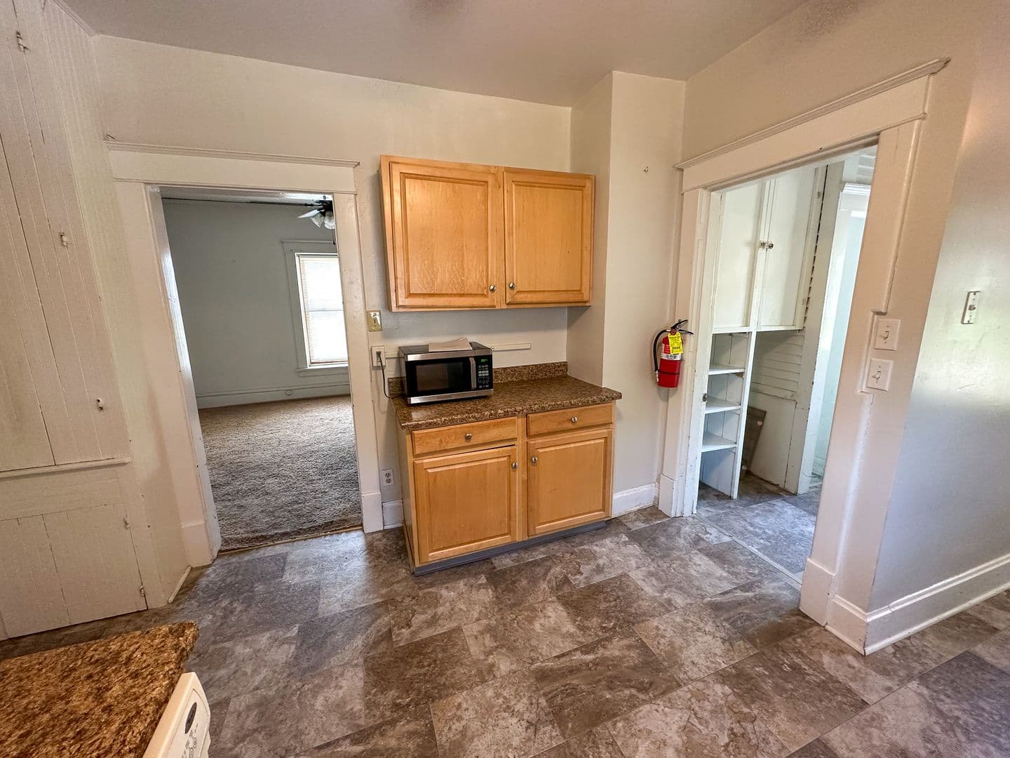 Ames House: 535 Welch Ave