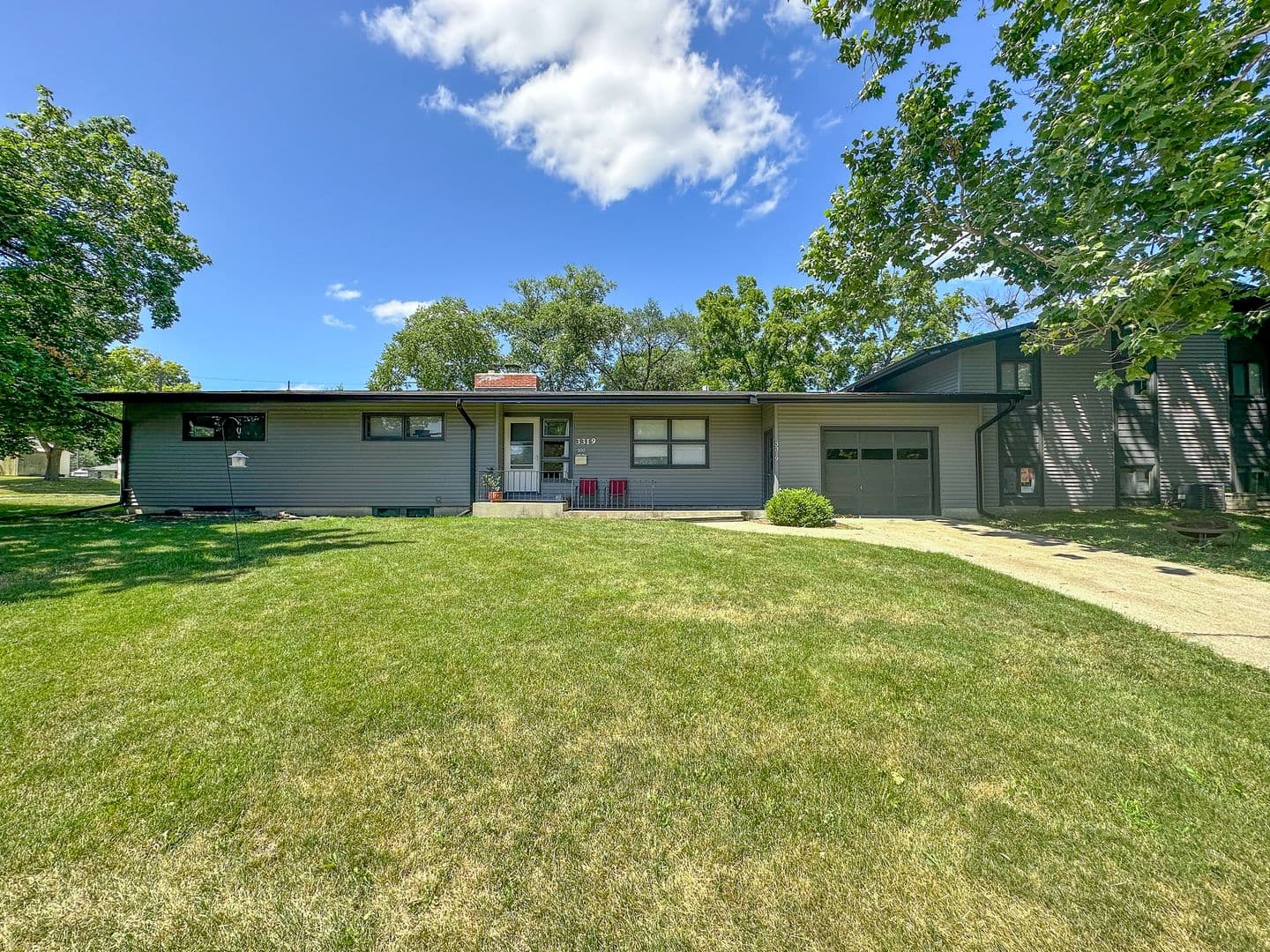 Ames Apartment: 3319 Story Street