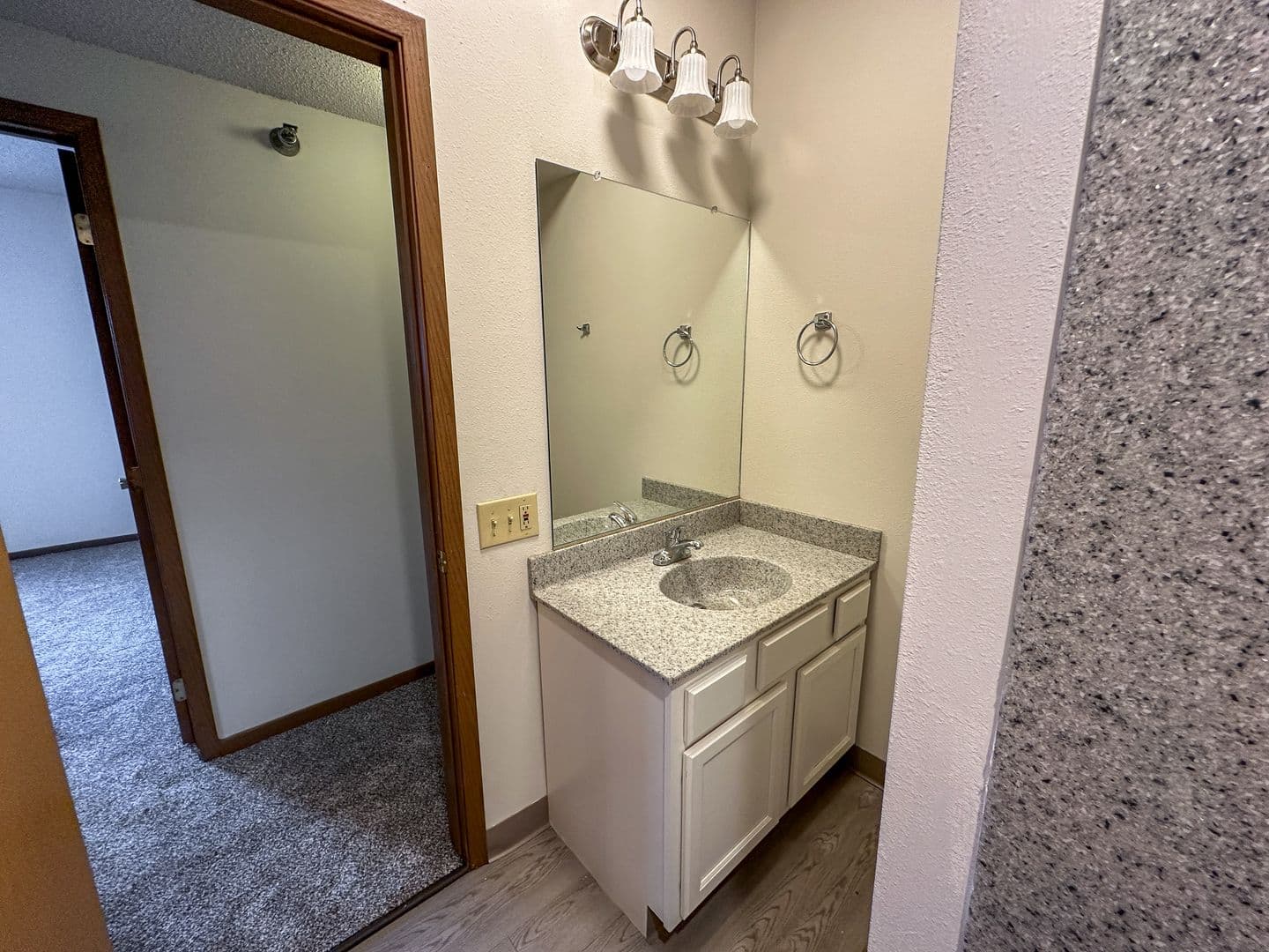 Ames Apartment: 2717 West St