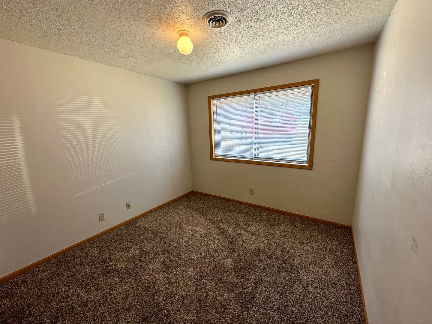 Ames Apartment: 247 Sheldon Ave