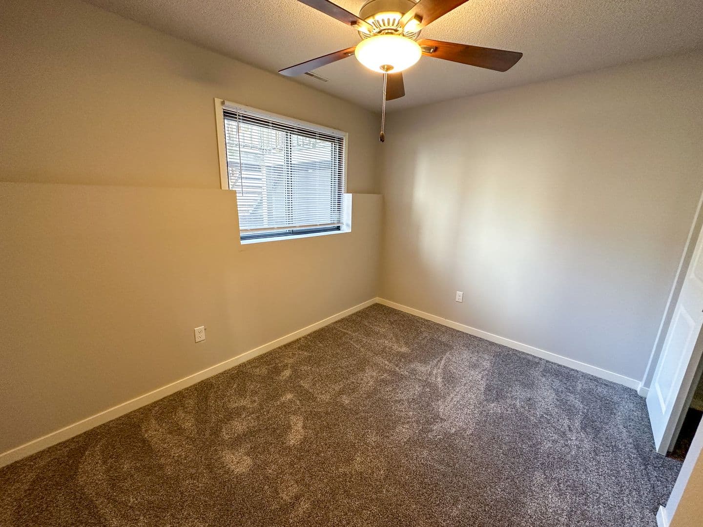 Ames Apartment: 312 Hillcrest Ave