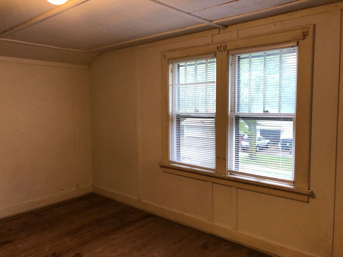Ames Apartment: 121 Howard Ave