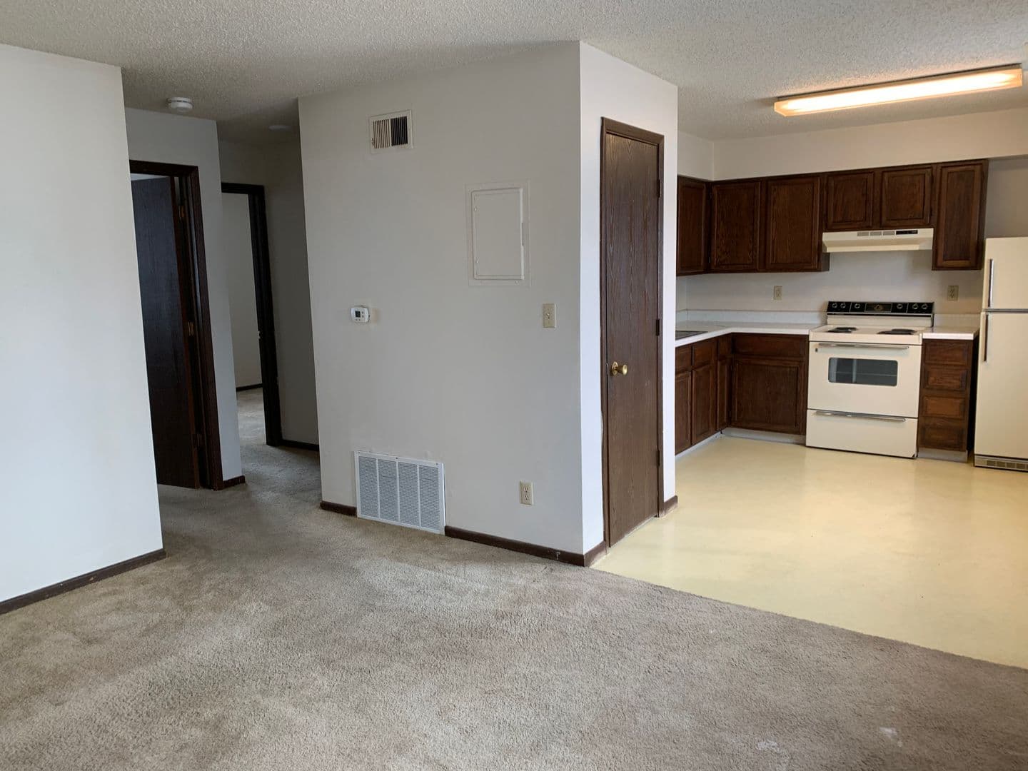 Ames Apartment: 219 Washington Ave