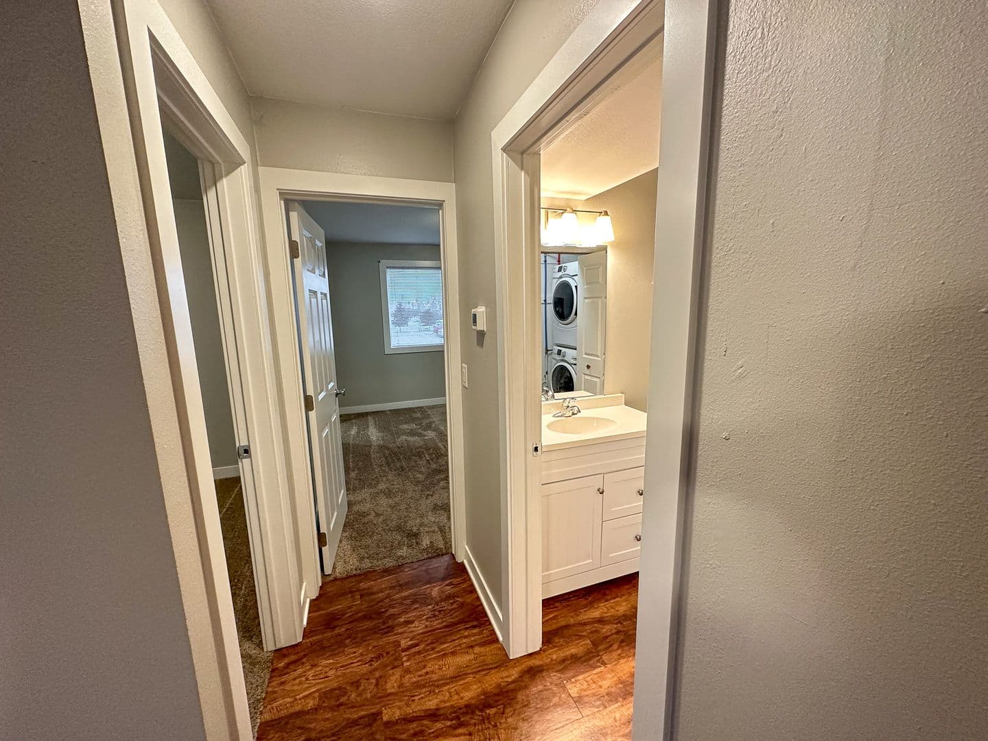 Ames Apartment: 207 S 5th St