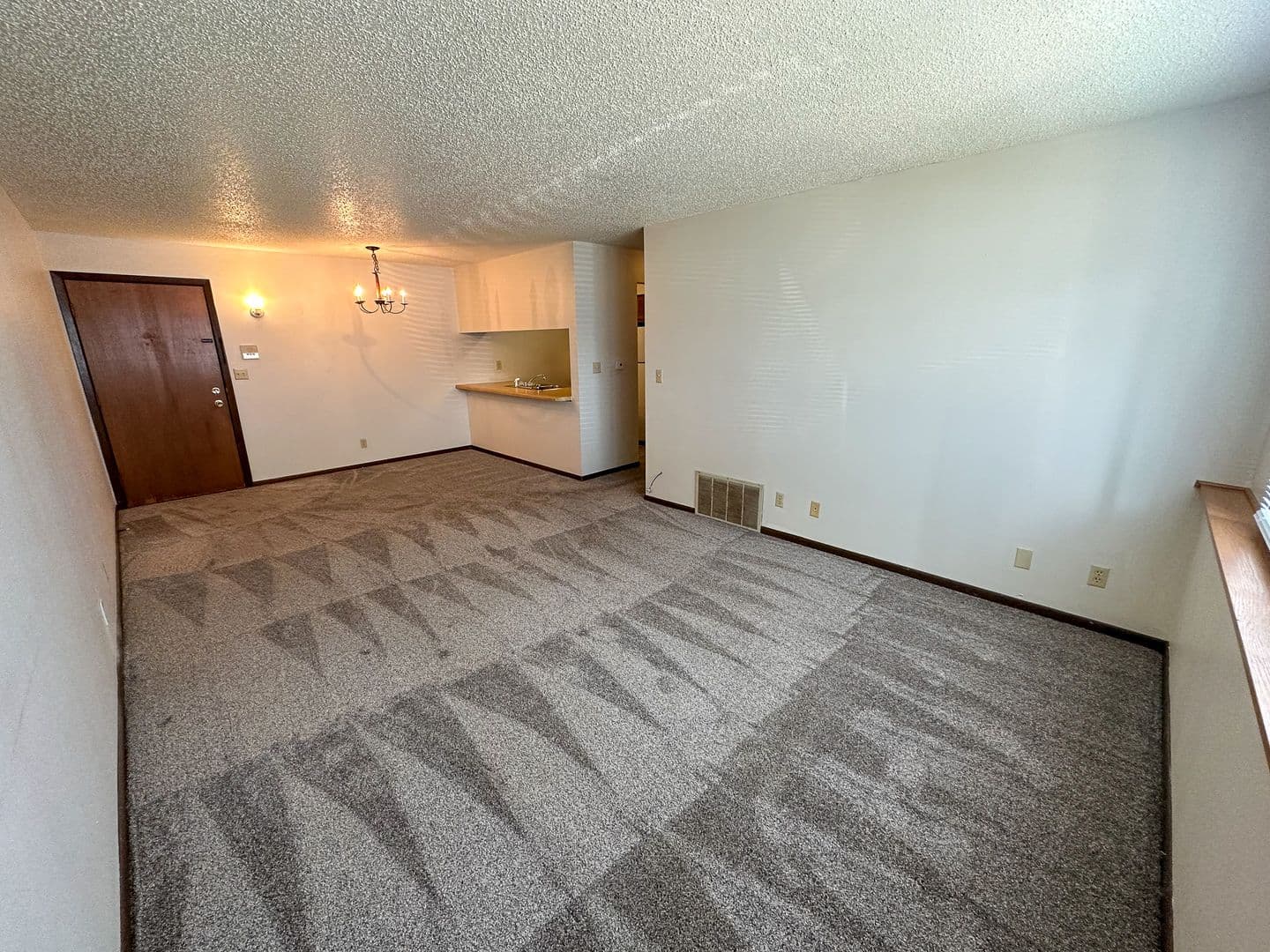 Ames Apartment: 4518 Hutchison St