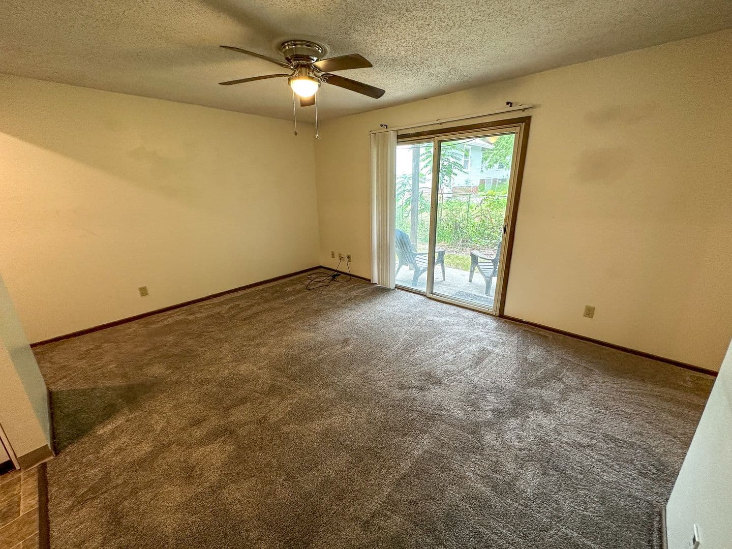 Ames Apartment: 121 Howard Ave