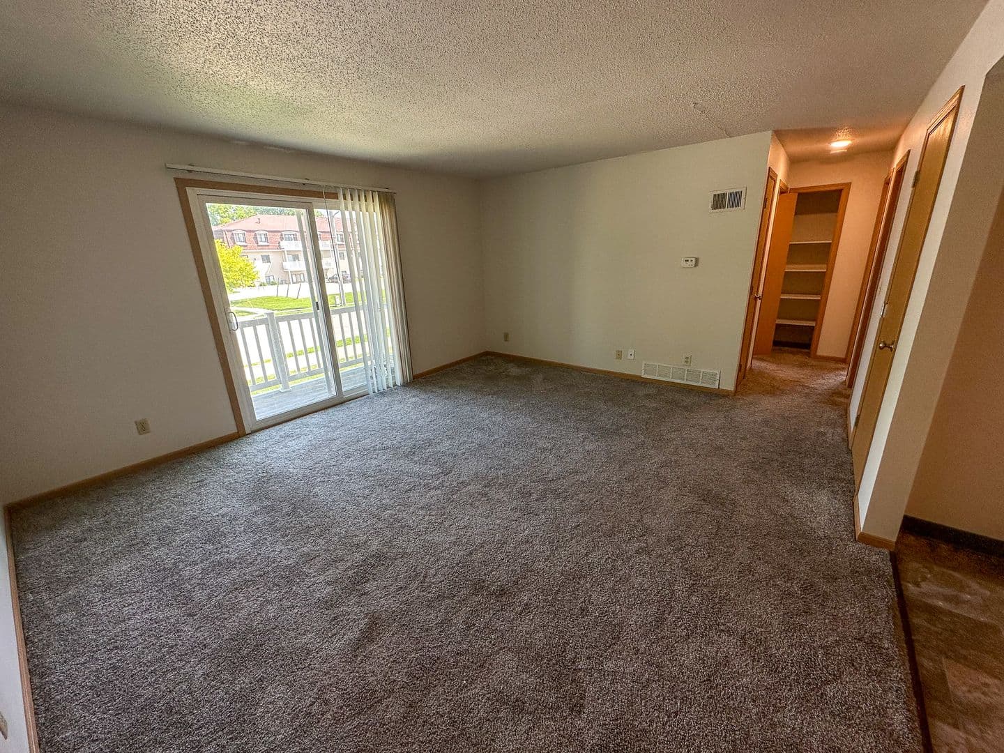 Ames Apartment: 4606 Ontario St