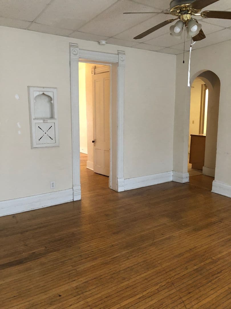 Ames House: 102 7th St