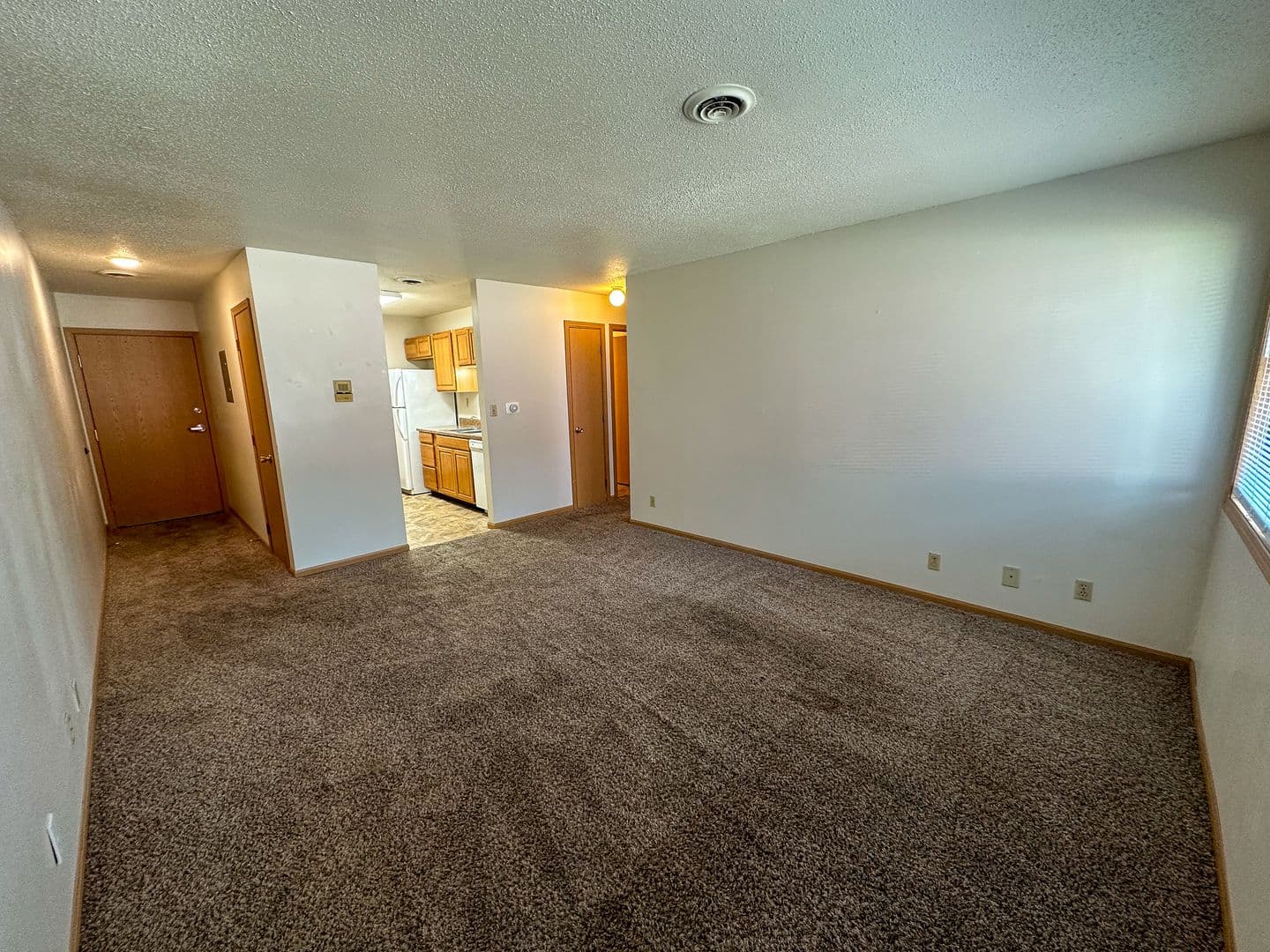 Ames Apartment: 247 Sheldon Ave