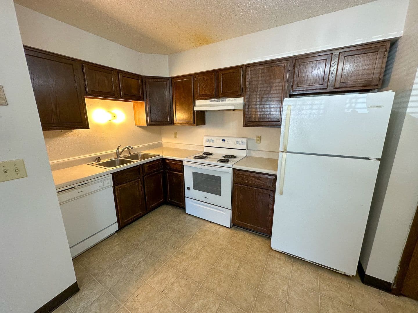 Ames Apartment: 4606 Ontario St