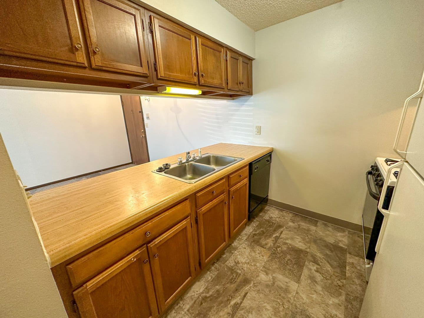 Ames Apartment: 4518 Hutchison St