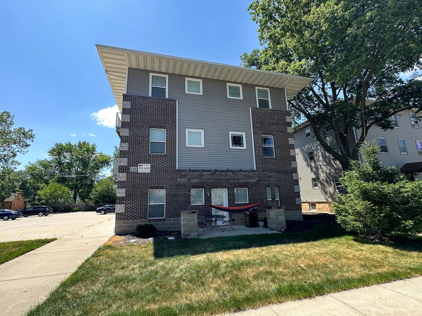 Ames Apartment: 135 Campus