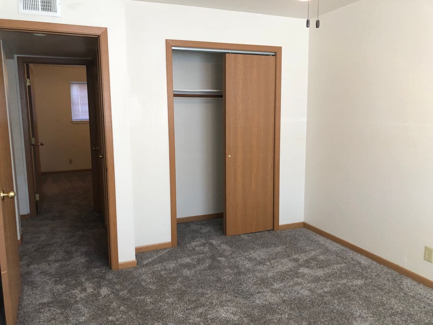 Ames Apartment: 1108 S. 4th St