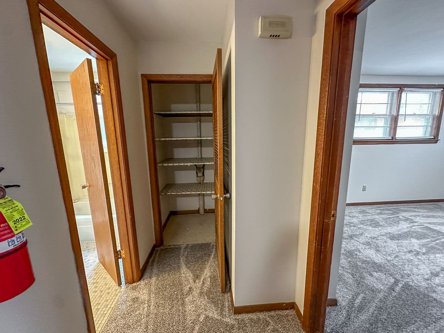 Ames Apartment: 218 N Hyland Ave