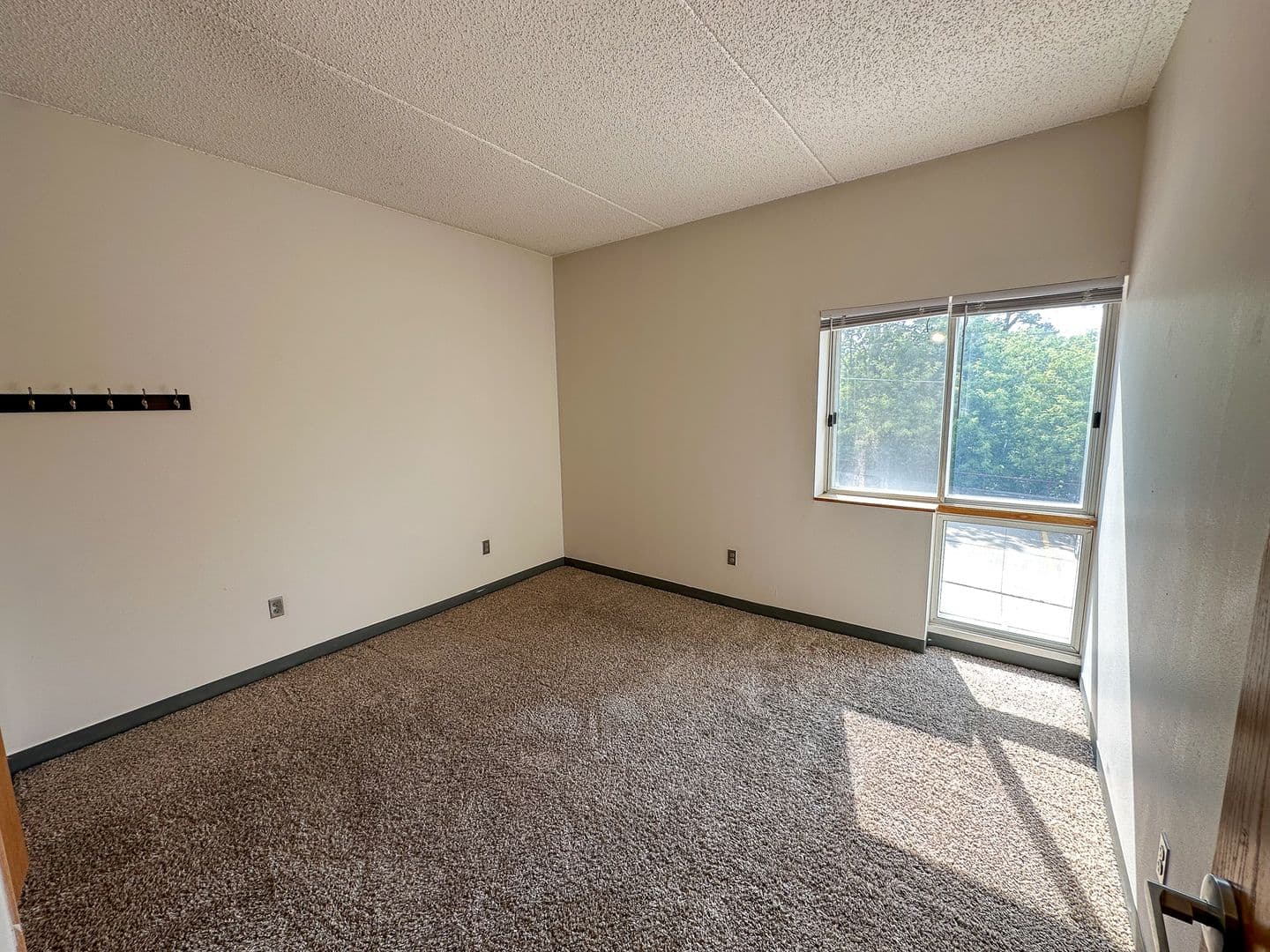 Ames Apartment: 245 N Hyland Ave
