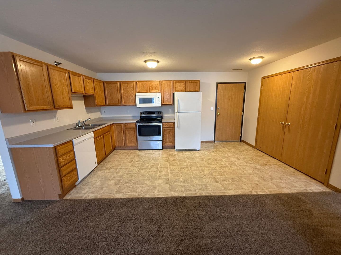 Ames Apartment: 219 Crystal St