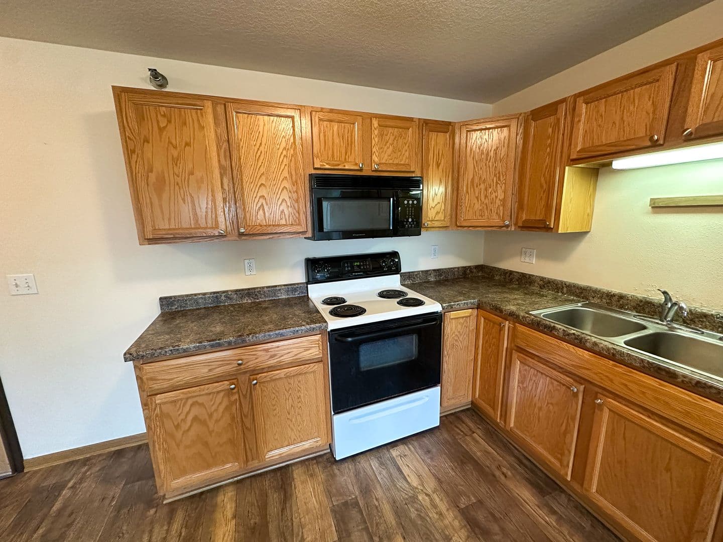 Ames Apartment: 121 Beach Ave