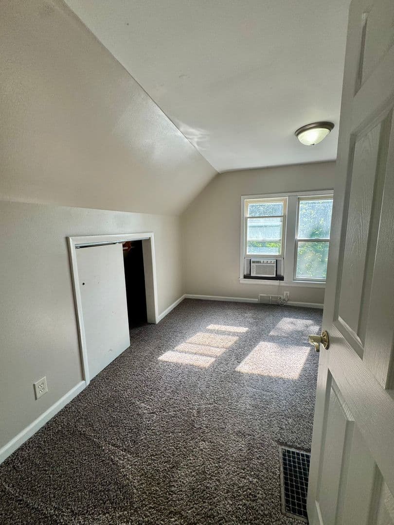 Ames House: 3002 Woodland St