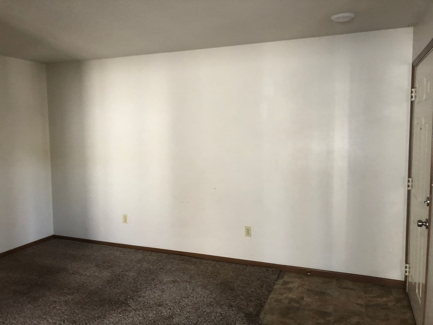 Ames Apartment: 312 Hillcrest Ave