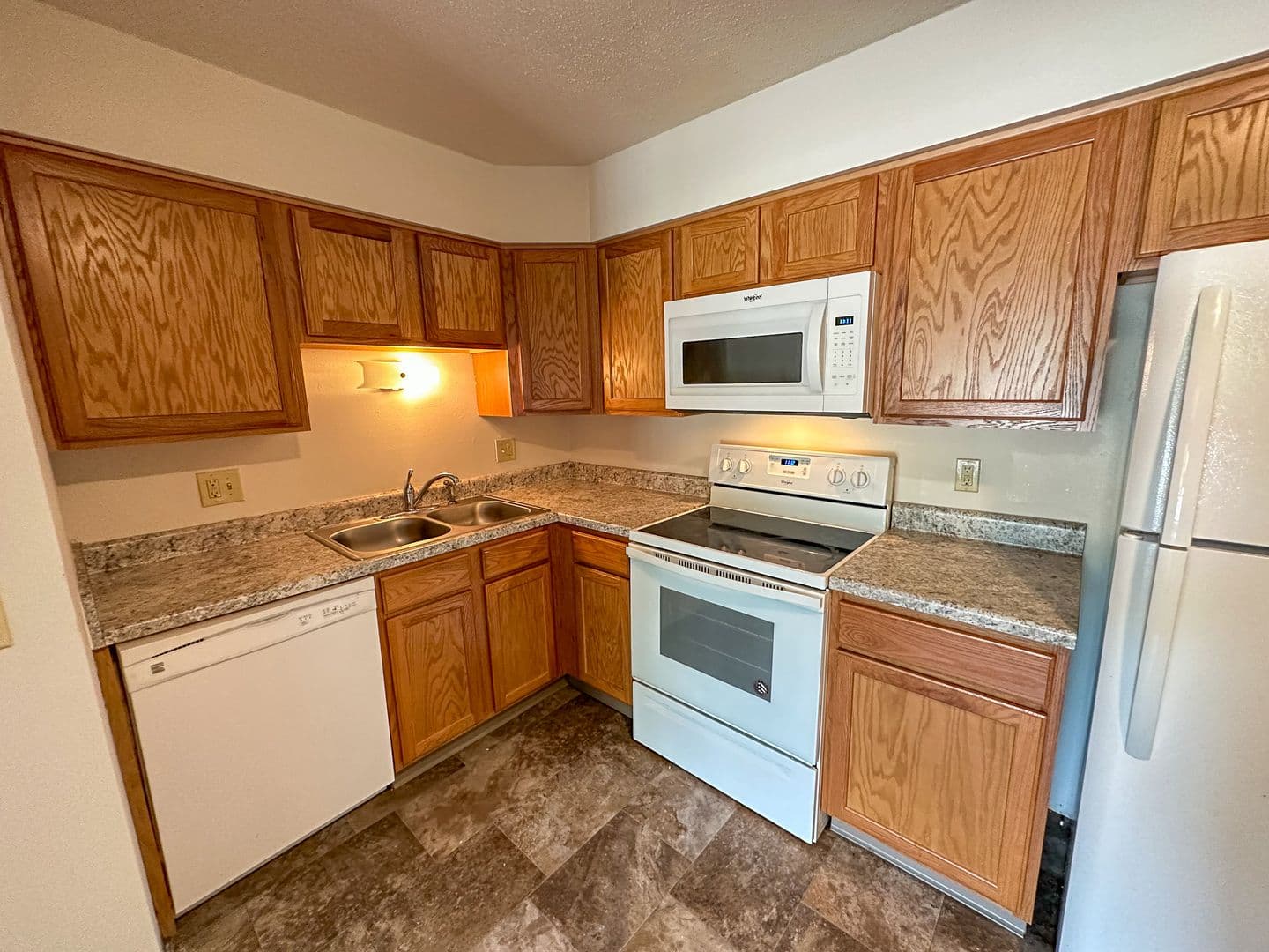 Ames Apartment: 4606 Ontario St