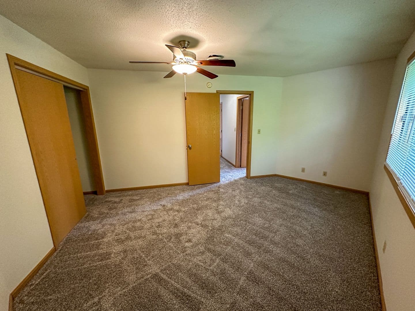 Ames Apartment: 247 Sheldon Ave