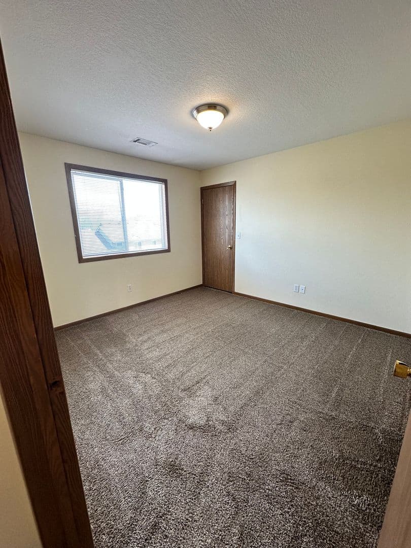 Ames Apartment: 204 Jewel Drive