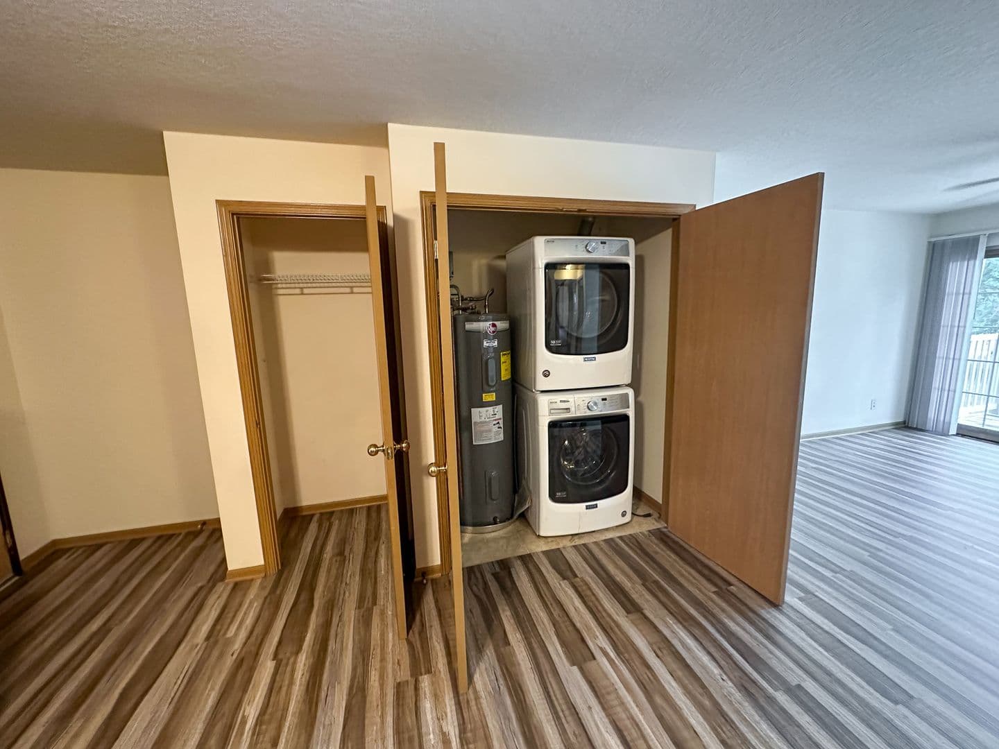 Ames Apartment: 121 Beach Ave