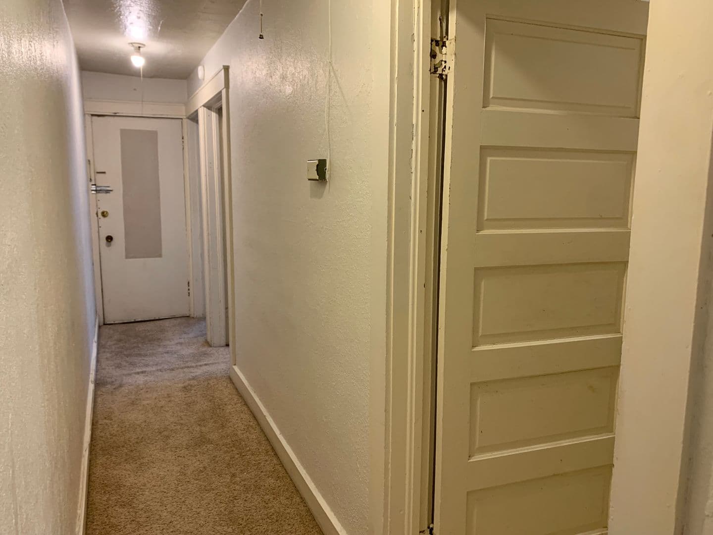 Ames Apartment: 141 Campus Ave