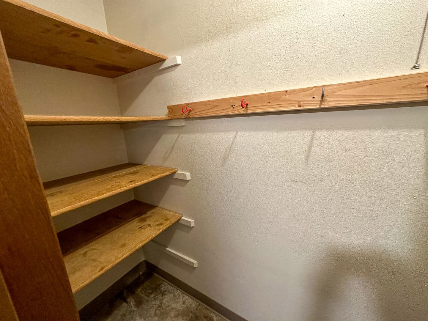 Ames Apartment: 1225 Delaware Ave
