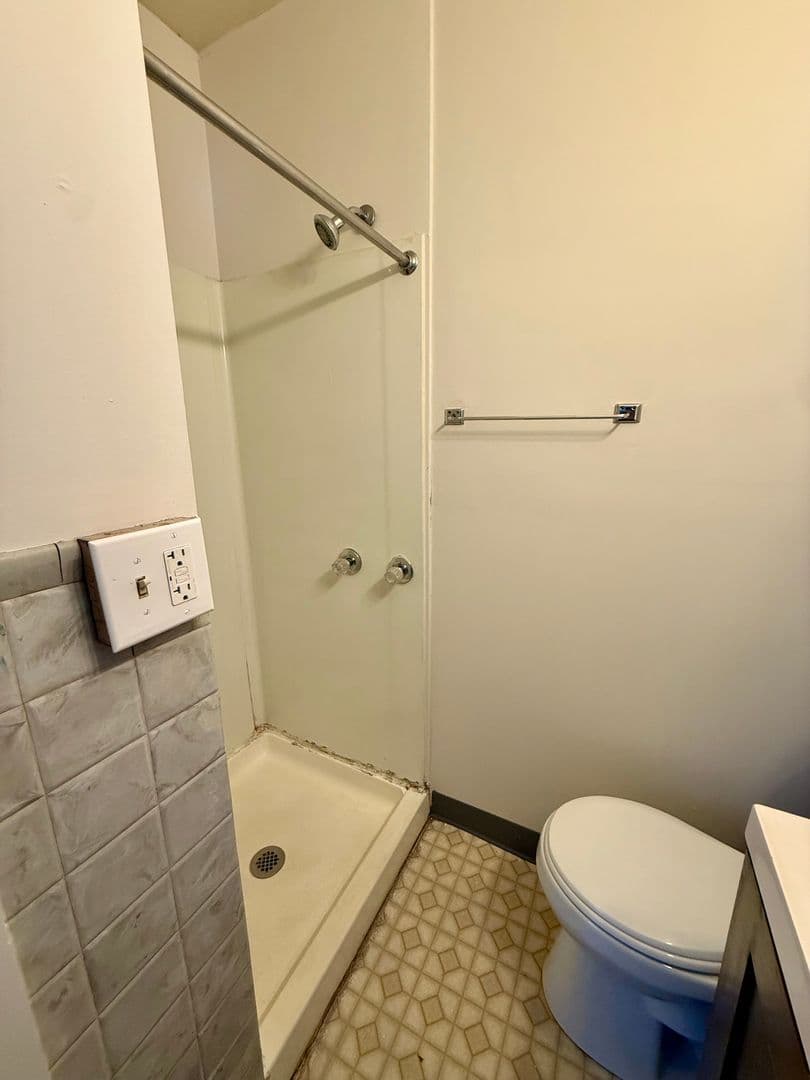 Ames Apartment: 4216 Lincoln Swing St