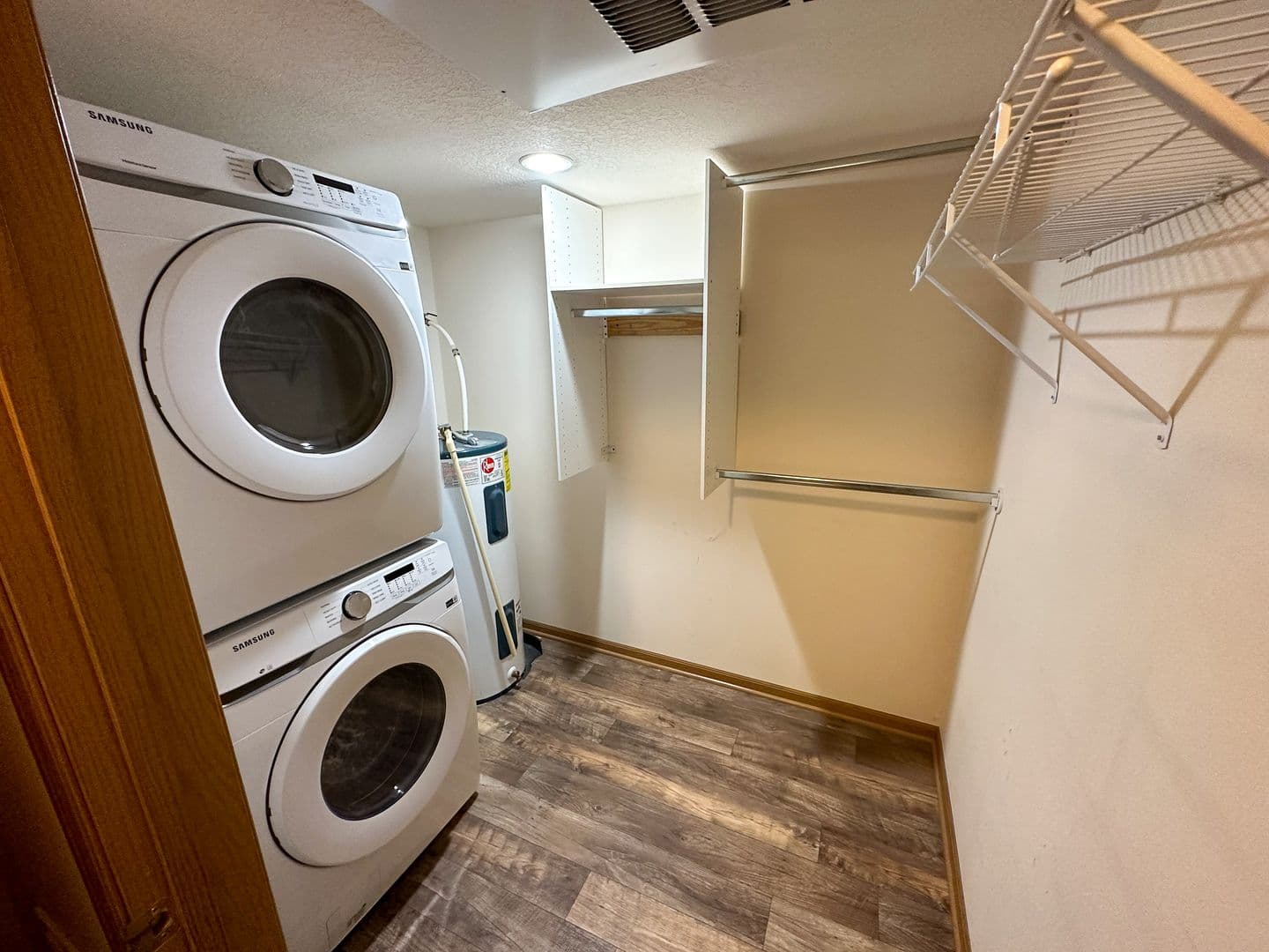Ames Apartment: 121 Beach Ave